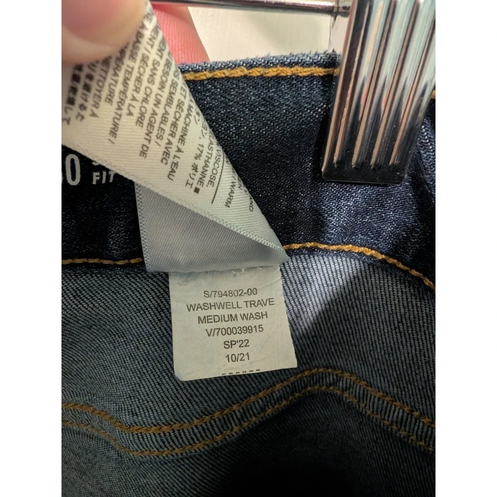 Banana Republic Travel Jean Men's 35x30 Slim Fit Blue